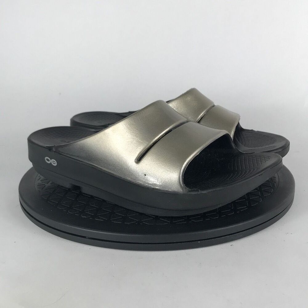 Oofos Ooahh Black/Gold Recovery Slip On Slides Women’s Size 10 - Picture 3 of 12